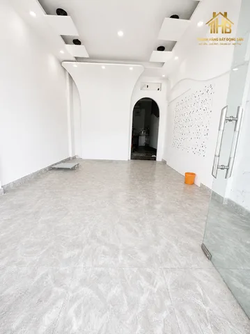 Cho thuê Nhà 1 trệt 5 lầu giá 15 triệu mặt tiền ĐL Đồng Khởi Thành phố Bến Tre
