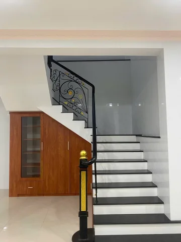 (76)Bán Nhà 1 trệt 1 lầu 121m2 có sẵn 105 m2 thổ cư giá 2.7 tỷ Phường Phú Tân TpBến Tre