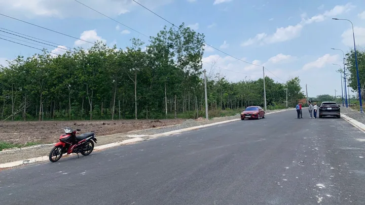 Bán đất thổncư 200m 239tr minh hưng.
