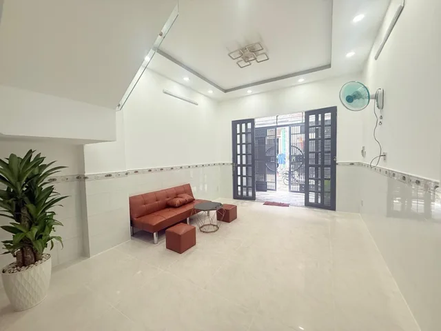 NHÀ LÊ TRỌNG TẤN - TRƯỜNG ĐH CÔNG THƯƠNG - 3 TẦNG - 52M² - NGANG 4.4M - GIÁ 7.1 TỶ