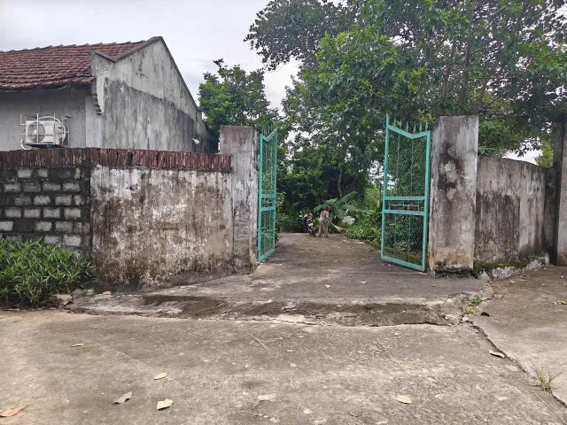 SIÊU PHẨM ĐẤT NGHỈ DƯỠNG BÁM SÔNG - TẶNG SẴN NHÀ Ở CÁCH HN CHỈ 50KM