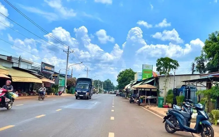 Cần bán gấp 40x50 2.000m2 sổ sẳn công chứng ngay khu dân đông