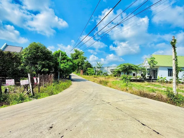 Bán 2.500m2 sổ riêng sát chợ và nhiều nhà máy hoạt động
