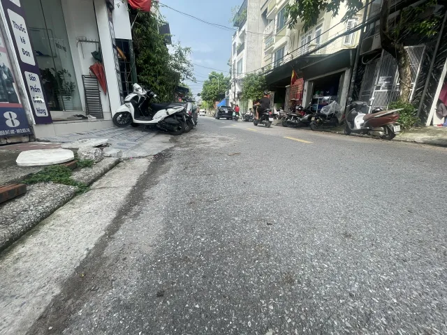 Bán Đất tặng nhà Kinh doanh đỉnh sầm uất tại Hoa tâm Long Biên