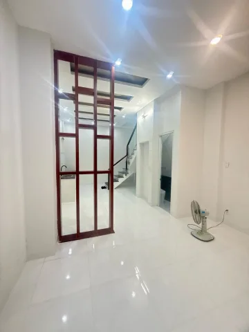 NHÀ MỚI XÂY 3 TẦNG – 33M² – 2PN – SÂN THƯỢNG – HẺM 3M – TÂN PHÚ