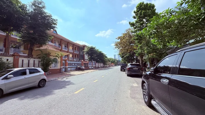Bán Nhà riêng 120m2 có sẵn 120 m2 thổ cư giá 9.5 tỷ tại Đường số 4 Phường Dĩ An Thành phố Dĩ An Bình Dương