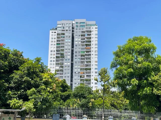 🔥 CĂN GÓC 3 MẶT THOÁNG – 116M² – TRUNG TÂM CẦU GIẤY – 9,5 TỶ!

Không phải căn hộ nào 116m² cũng đáng tiền! 😍
Lô góc 3 mặt thoáng, ánh sáng tự nhiên ngập nhà, cực kỳ riêng tư – hàng hiếm tại Chung cư Viện Chiến lược Khoa học, số 5 Tú Mỡ.

✨ 116m² | 3P