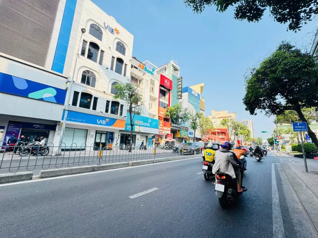 Bán Nhà Mặt Tiền 180 Khánh Hội, Phường 6, Quận 4