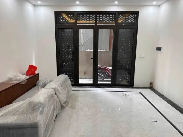 HOÀNG HOA THÁM – BA ĐÌNH – NHÀ 38M² × 6 TẦNG – THANG MÁY – 3PN KHÉP KÍN – 16 TRIỆU/THÁNG