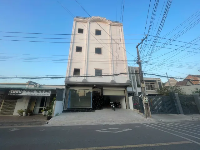 Bán Tòa nhà  278m2 có sẵn 257 m2 thổ cư tại Đường Nguyễn Trường Tộ Phường Xuân An Thành phố Long Khánh Đồng Nai