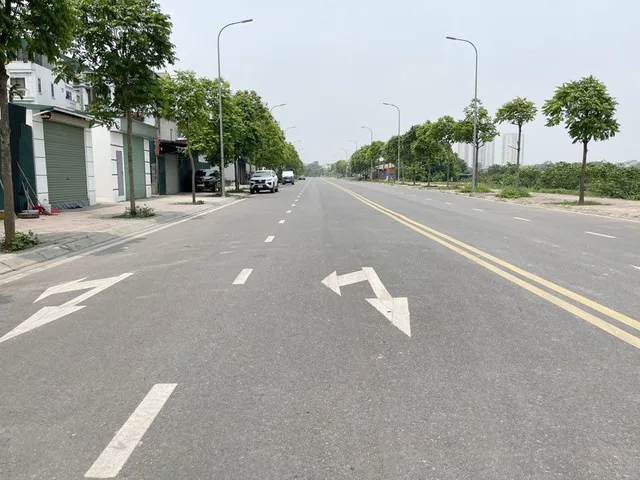Bán 120,1m2 Đất Cự Khối 2 Mặt Tiền Trước Sau (Đường 25m - 13m): Vị Trí Đẹp Xây Tòa VP / Showroom