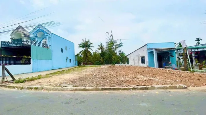 Bán nhanh lô Đất 1500m2 có sẵn 300 m2 thổ cư giá 890 triệu tại Xã Bàu Bàng TP. Hồ Chí Minh