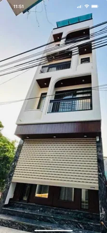 Bán Nhà riêng 50m2 ,nhà 5 tầng thang máy , cách 3 nhà ra trục otto tránh , ngay vin , sân pick, bể bơi