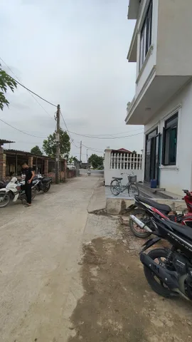 Cần Bán Đất Thôn Ấp Lai Xã Đại Lai Gia Bình
Đường to oto tránh nhau 
Diện tích 95.4m2 
Mặt tiền 5m 
Hướng đông bắc