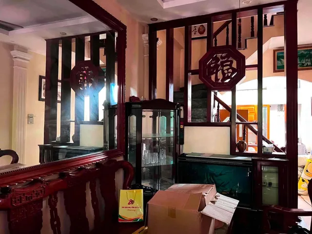 Cho thuê nhà ngõ 194 Đội Cấn Ba Đình 42m x 4T (4ngủ)giá 15 triệu NGÕ OTO NHỎ
