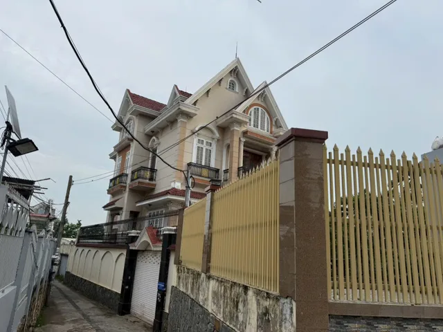 Bán Nhà riêng 700m2 có sẵn 350 m2 thổ cư giá 14 tỷ tại Đường Nguyễn Tri Phương - Chọn - Phường Biên Hòa Đồng Nai