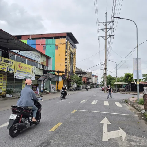 BÁN ĐẤT MẶT PHỐ MẪN XÁ - YÊN PHONG- KINH DOANH VÔ ĐỊCH- SÁT DỰ ÁN - ĐỐI DIỆN SÂM SUNG