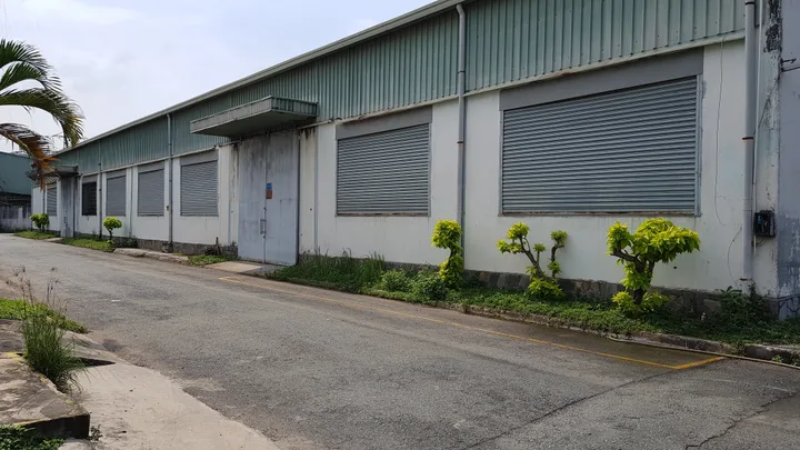CHO THUÊ NHÀ KHO NẰM ĐƯỜNG THU KHO HUÂN THUÂN GIAO BÌNH DƯƠNG DT: 1000M GIÁ 85 TRIÊU LH: 0908561228