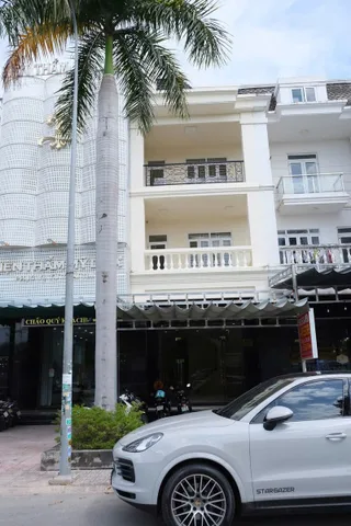 CHÍNH CHỦ BÁN NHÀ MẶT TIỀN QUỐC LỘ 13 – GOLDEN CENTER CITY, BẾN CÁT