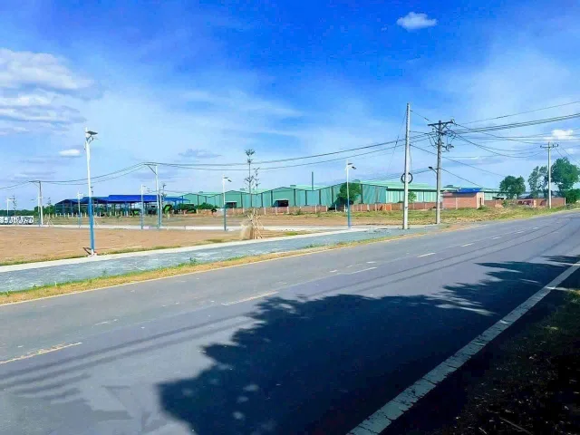 KẸT TIỀN BÁN 670M2 ĐẤT T.CƯ MT NGAY KCN HĐ NHỘN NHỊP SÁT CHỢ DÂN ĐÔNG. GIÁ 490TR