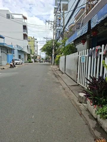 LÊ VĂN QUỚI - 4 TẦNG HXH - Ngang lớn 8m² ( 80m²)