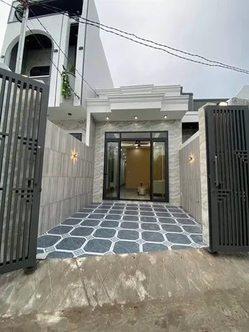 Nhà mới xây dựng hẻm xe hơi P9, Tp Mỹ Tho gần Sân Banh Cửu Long