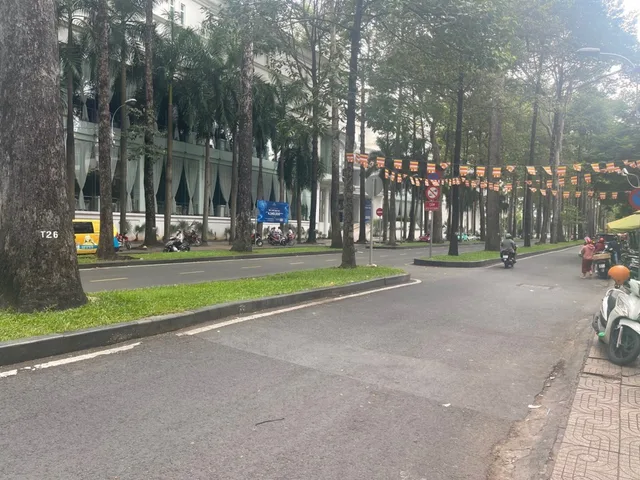 VỊ TRÍ ĐẸP, MẶT TIỀN LỚN, KHU VỰC HIẾM NHÀ BÁN.