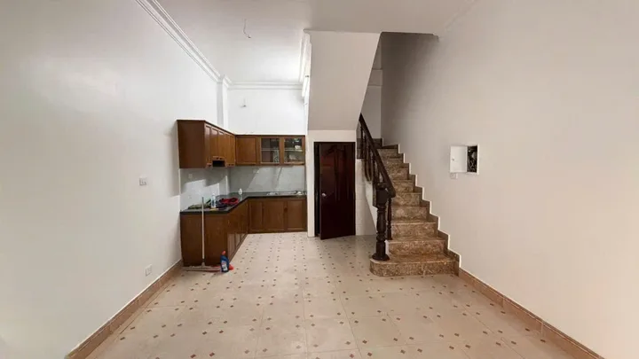 Cho thuê Nhà riêng 34m2 giá 17 triệu tại Đường Nguyễn Phong Sắc Cầu Giấy chỉ 17tr