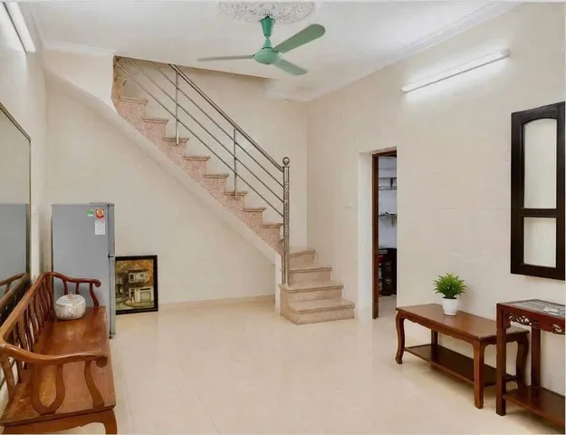 CHO THUÊ NHÀ NGUYÊN CĂN ĐƯỜNG THANH NHÀN, HAI BÀ TRƯNG, NHÀ ĐẸP 2 NGỦ = 7.5TR
