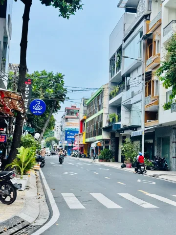 NGANG KHỦNG GẦN 7M - 104M2 XÂY 4 TẦNG - HẺM XE HƠI 8M GẦN MẶT TIỀN - NGAY LẠC LONG QUÂN - CHỢ TÂN BÌNH, LÝ THƯỜNG KIỆT