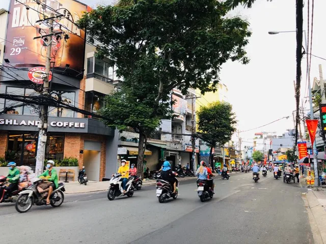 NGANG GẦN 5M - 60M2 XÂY 5 TẦNG. HẺM XE HƠI GẦN CHỢ TÂN BÌNH LÝ THƯỜNG KIỆT - BÀNH VĂN TRÂN, KẾ BÊN KHU BẮC HẢI Q10. CHỈ 10TY
