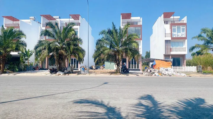 Bán Đất 90m2 có sẵn 70 m2 thổ cư giá 2.31 tỷ tại Đường Nguyễn Tuân Phường Hắc Dịch Thành phố Phú Mỹ Bà Rịa - Vũng Tàu