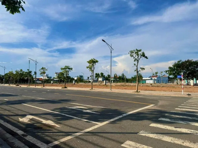Bán Đất thổ cư giá đầu tư mặt tiền chợ Thị trấn Bình Đại