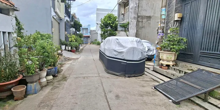 Nhà đẹp 3 tầng Tỉnh lộ 10, hẻm xe hơi, chỉ hơn 6ty xíu xiu