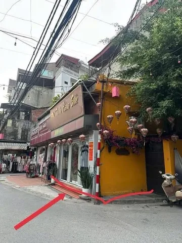 BÁN ĐẤT TẶNG NHÀ TRỤC CHÍNH RA BIỂN VỊ TRÍ Ở HAY KINH DOANH ĐẸP