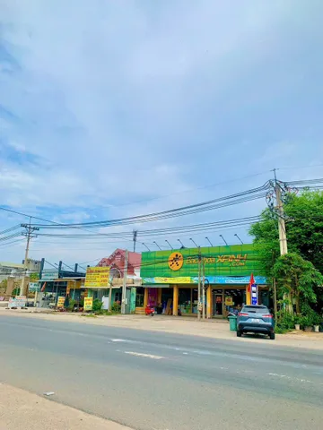 BÁN LÔ ĐẤT NGAY CHỢ 136M2 SẴN THỔ CƯ ,ĐƯỜNG NHỰA 22M , GẦN BIỂN LỘC AN