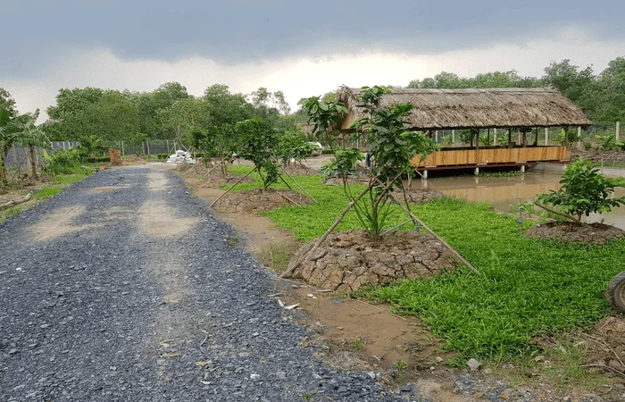 Đu đỉnh 1 tỷ 1 giờ chỉ mong gặp hữu duyên.  880 triệu, đất vườn 530m2 cách trường THPT Quan trung 1.