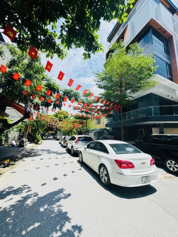 - [ ] Bán Căn Liền Kề - 55m²- 5 Tầng Thang Máy - 18.65 Tỷ- Mỗ Lao -Hà Đông