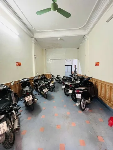Bán Nhà Hoàng Quốc Việt. Cầu Giấy. Ô Tô. Vỉa Hè. DT 70m2. MT 4m. 6 Tầng. Giá 29.3 Tỷ.