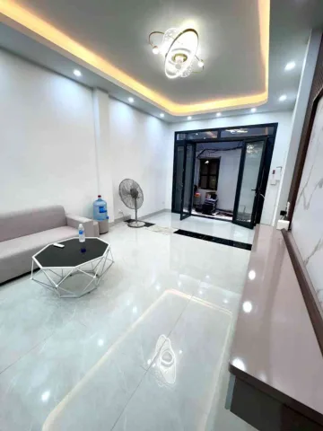 Bán Nhà riêng 32m2 có sẵn 32 m2 thổ cư giá 10.5 tỷ tại Đường Phan Phù Tiên Phường Cát Linh Quận Đống Đa Hà Nội