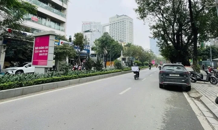 BÁN SIÊU BIỆT THỰ MẶT PHỐ LẠC LONG QUÂN TÂY HỒ-VIEW HỒ TÂY-VỈA HÈ-DT 155M2 4 TẦNG MT 8.2M-GIÁ 83.5 TỶ
