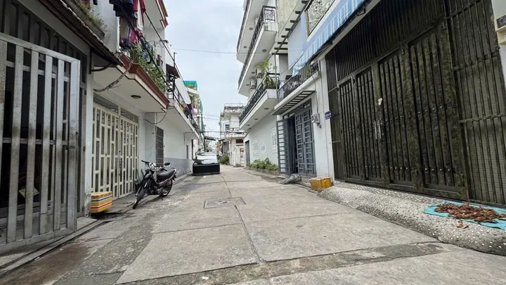 Bán Nhà riêng 32m2 có sẵn 32 m2 thổ cư giá 4.2 tỷ tại Đường 26 tháng 3 - Chọn - Phường Bình Hưng Hòa TP. Hồ Chí Minh