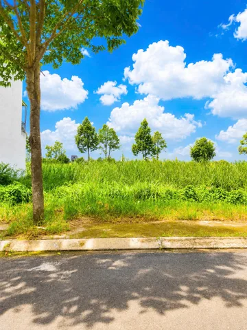 Đất đẹp đối diện sân bóng - giá 1,83 tỷ , khu dân cư Sài Gòn Village, diện tích 5m × 16m, tiện kinh doanh ăn uống - liên hệ 0919089456