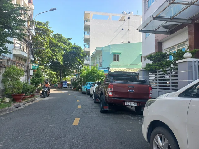 BÁN NHÀ 2 MĂT TIỀN NGANG 5M HẺM XE HƠI DIỆN TÍCH 168M2 - KHU PHÂN LÔ ĐỒNG BỘ - NGAY ĐẠI LỘ LÊ VĂN VIỆT