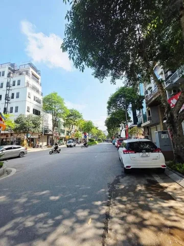 BÁN NHANH SIÊU BIỆT THỰ VIP NHẤT PHỐ LẠC LONG QUÂN-TÂY HỒ-DT 95M2  MT 7M-GIÂ 30.5 TỶ
