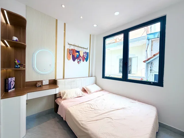 Bán nhà đẹp Lê Văn Sỹ, 4 tầng kiên cố, 5 phòng ngủ, vị trí cực đỉnh