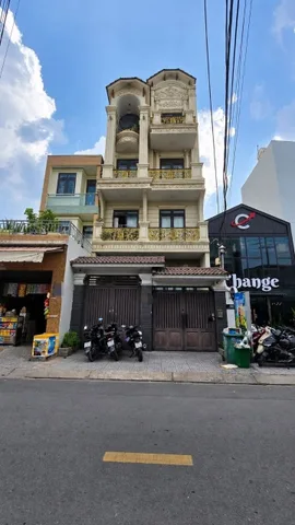 CĂN HỘ DỊCH VỤ  MẶT TIỀN ĐƯỜNG SỐ....PHƯỚC LONG B, Q.9 • 147M2 NGANG 6.4M BỀ THẾ• 6 TẦNG CÓ HẦM & THANG MÁY • THU NHẬP 100 TRIỆU/THÁNG.