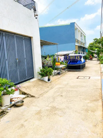 Nhà 1 lầu 2 phòng ngủ - Giá 3,7 tỷ - KDC đường Lê Văn Lương - Long Hậu - Giáp ranh KDC Sài Gòn Village - diện tích 5Mx16M