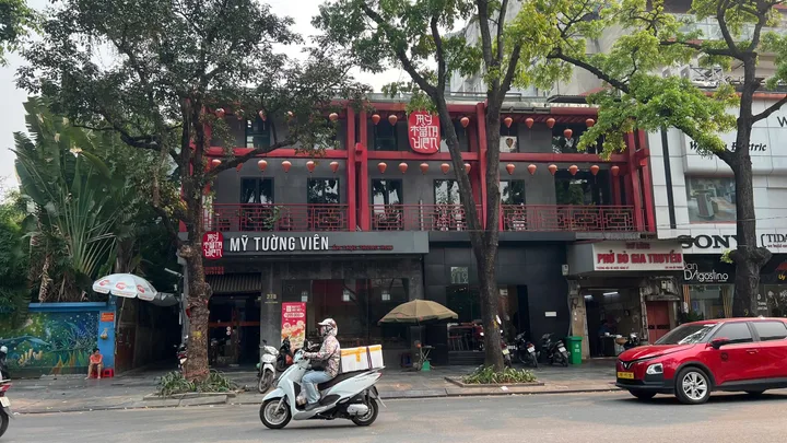 Cho thuê Mặt bằng kinh doanh 1000m2 x 4 tầng, mặt tiền 25m trung tậm quận Hoàn Kiếm