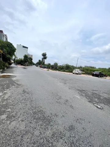 Bán Đất 76.5m2 có sẵn 76.5 m2 thổ cư giá 7.9 tỷ tại - Chọn - Phường Ngọc Thụy Quận Long Biên Hà Nội